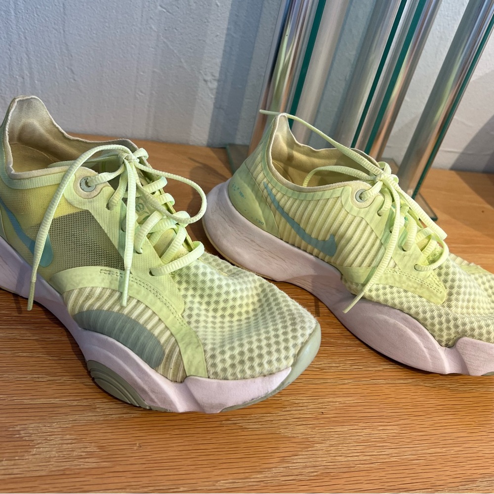 Nike Women's Lime Green Superrep